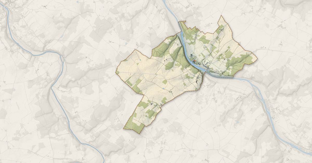 Portrait cartographique de Fontgombault : relief, eau, forêts, bâti et voies, calculés à partir des données de l'IGN