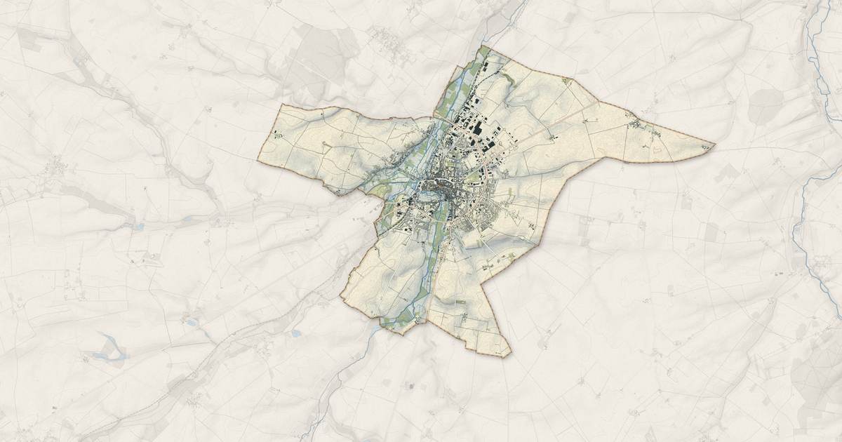 Portrait cartographique de Issoudun : relief, eau, forêts, bâti et voies, calculés à partir des données de l'IGN