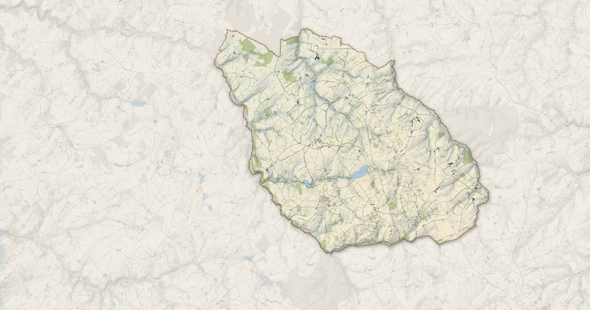 Portrait cartographique de Montchevrier : relief, eau, forêts, bâti et voies, calculés à partir des données de l'IGN