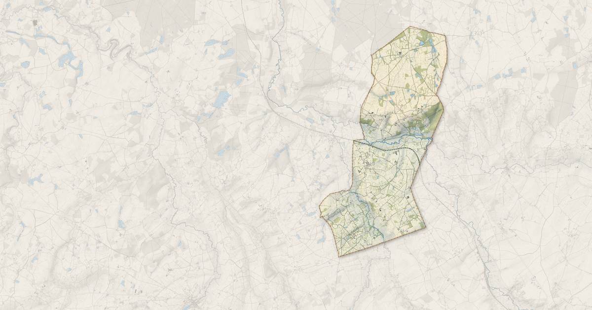 Portrait cartographique de Montipouret : relief, eau, forêts, bâti et voies, calculés à partir des données de l'IGN