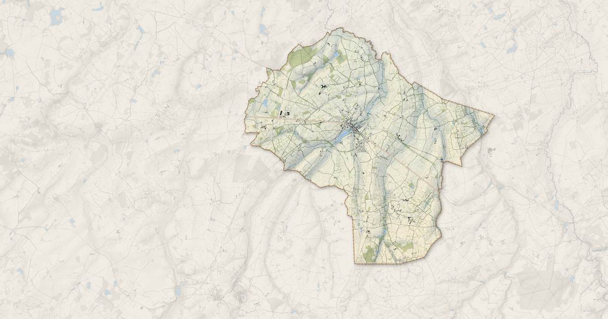 Portrait cartographique de Neuvy-Saint-Sépulchre : relief, eau, forêts, bâti et voies, calculés à partir des données de l'IGN