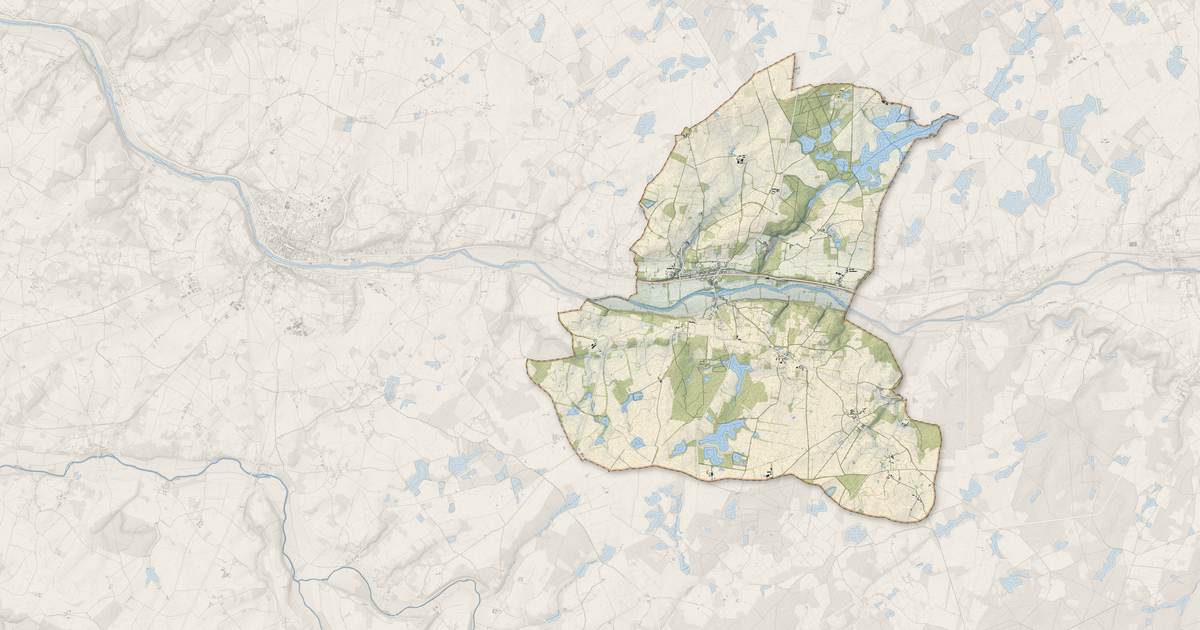 Portrait cartographique de Ruffec : relief, eau, forêts, bâti et voies, calculés à partir des données de l'IGN