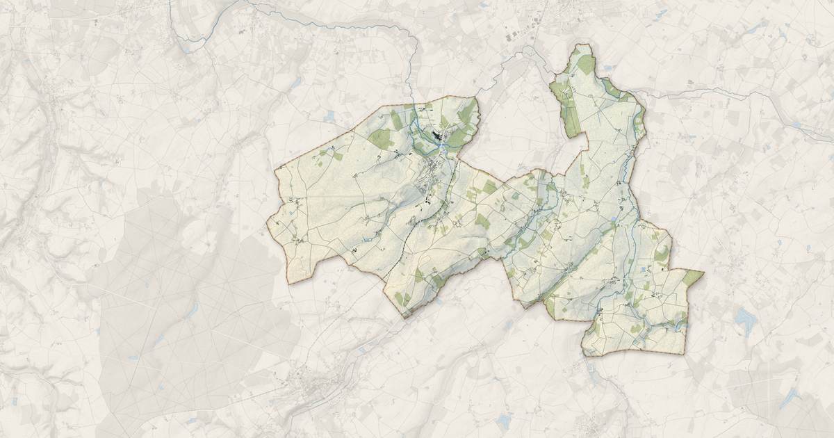 Portrait cartographique de Val-Fouzon : relief, eau, forêts, bâti et voies, calculés à partir des données de l'IGN