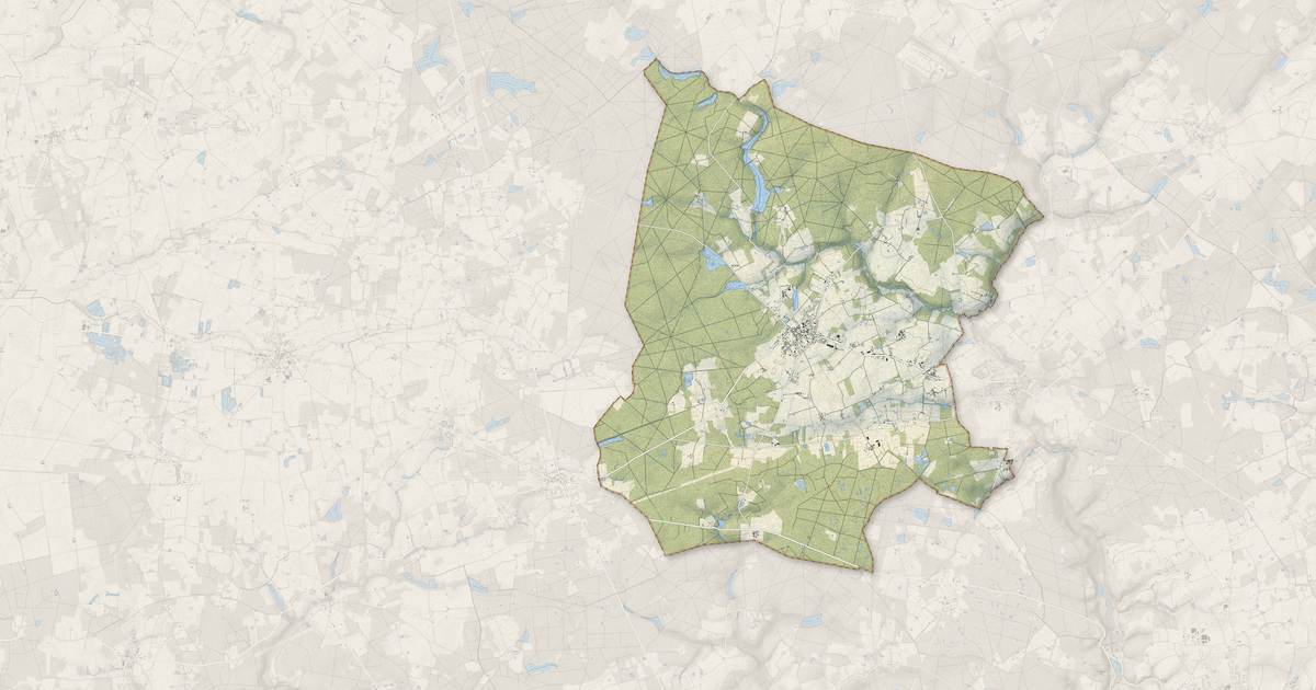 Portrait cartographique de Ambillou : relief, eau, forêts, bâti et voies, calculés à partir des données de l'IGN