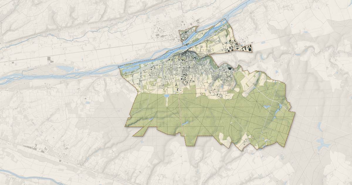 Portrait cartographique de Amboise : relief, eau, forêts, bâti et voies, calculés à partir des données de l'IGN