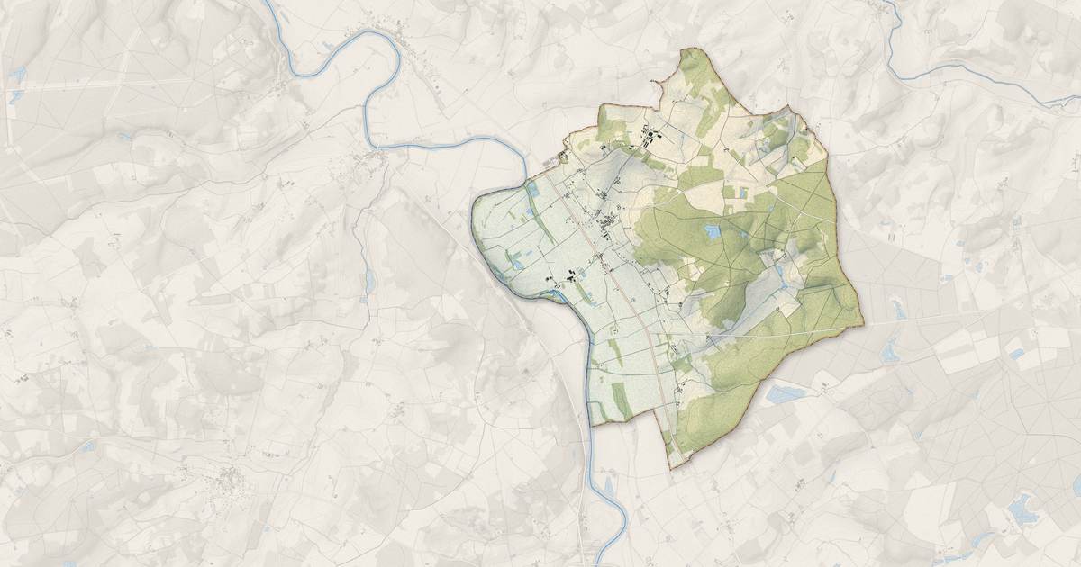 Portrait cartographique de Chambon : relief, eau, forêts, bâti et voies, calculés à partir des données de l'IGN