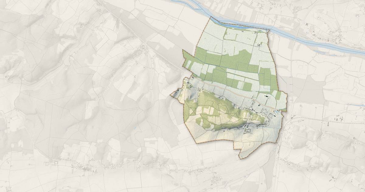 Portrait cartographique de Cinais : relief, eau, forêts, bâti et voies, calculés à partir des données de l'IGN