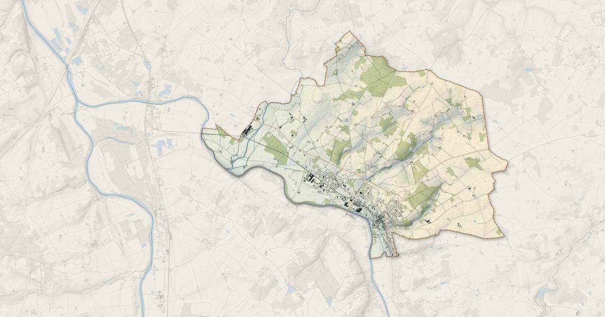 Portrait cartographique de Descartes : relief, eau, forêts, bâti et voies, calculés à partir des données de l'IGN