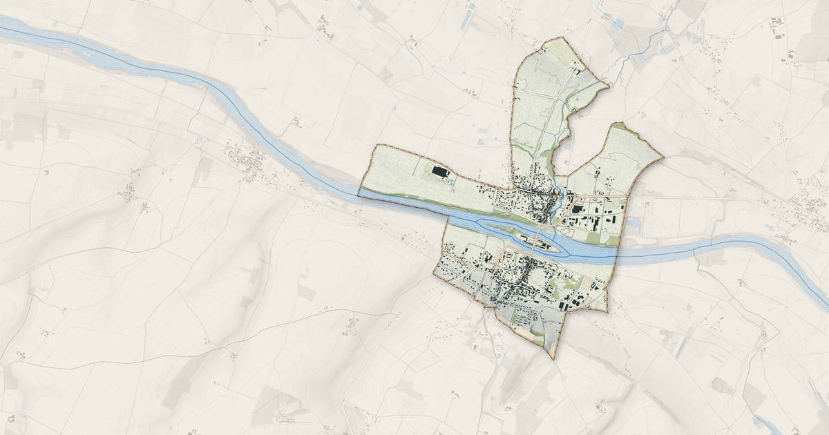 Portrait cartographique de L'Île-Bouchard : relief, eau, forêts, bâti et voies, calculés à partir des données de l'IGN