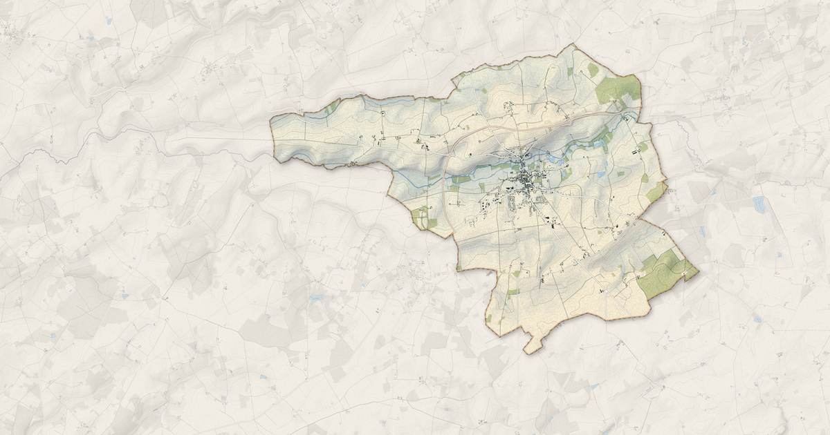 Portrait cartographique de Ligueil : relief, eau, forêts, bâti et voies, calculés à partir des données de l'IGN