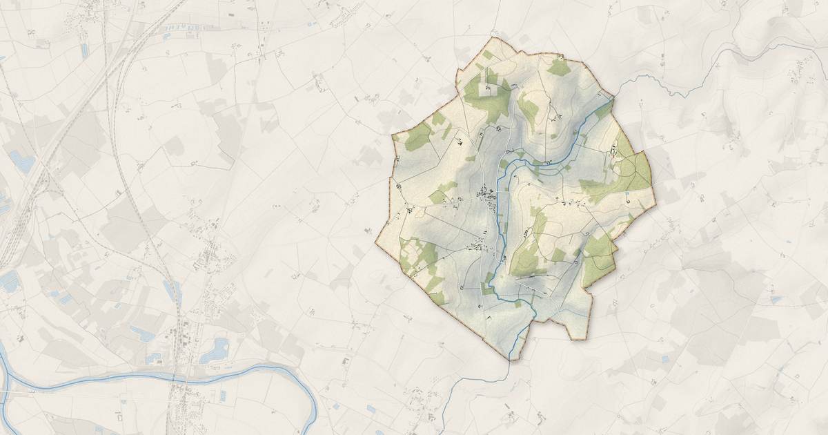 Portrait cartographique de Marcé-sur-Esves : relief, eau, forêts, bâti et voies, calculés à partir des données de l'IGN