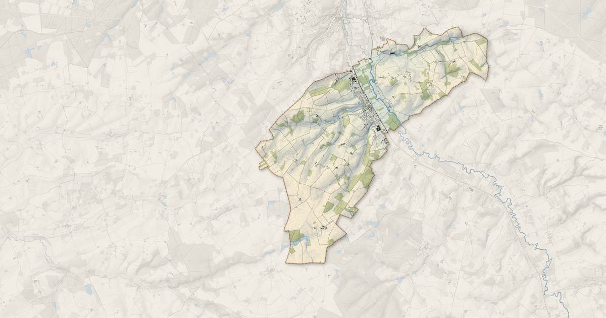Portrait cartographique de Perrusson : relief, eau, forêts, bâti et voies, calculés à partir des données de l'IGN