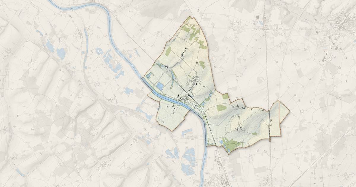 Portrait cartographique de Pouzay : relief, eau, forêts, bâti et voies, calculés à partir des données de l'IGN