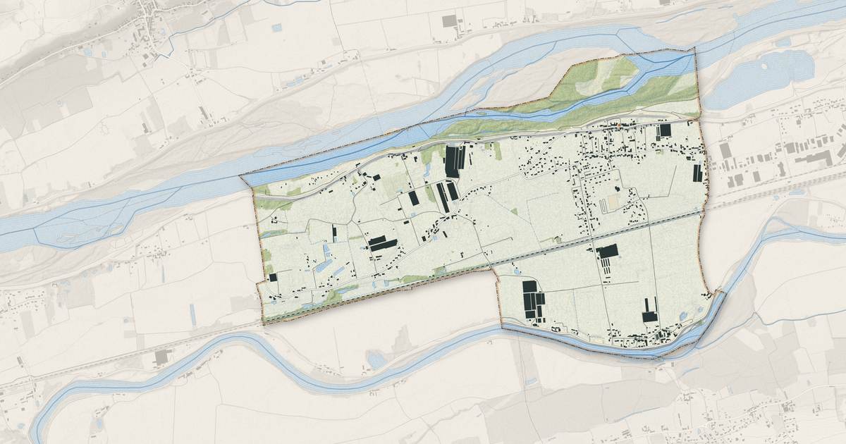 Portrait cartographique de Saint-Genouph : relief, eau, forêts, bâti et voies, calculés à partir des données de l'IGN