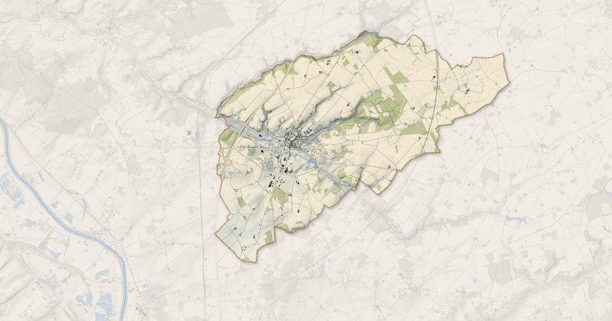 Portrait cartographique de Sainte-Maure-de-Touraine : relief, eau, forêts, bâti et voies, calculés à partir des données de l'IGN