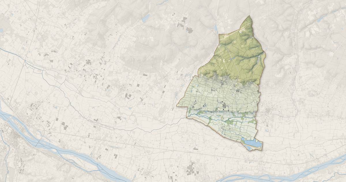 Portrait cartographique de Saint-Nicolas-de-Bourgueil : relief, eau, forêts, bâti et voies, calculés à partir des données de l'IGN