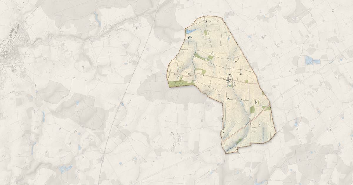 Portrait cartographique de Saint-Nicolas-des-Motets : relief, eau, forêts, bâti et voies, calculés à partir des données de l'IGN