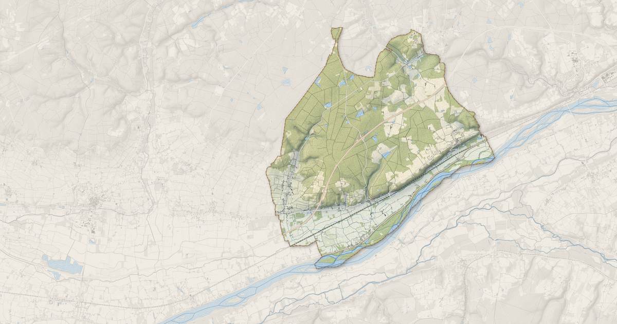 Portrait cartographique de Coteaux-sur-Loire : relief, eau, forêts, bâti et voies, calculés à partir des données de l'IGN