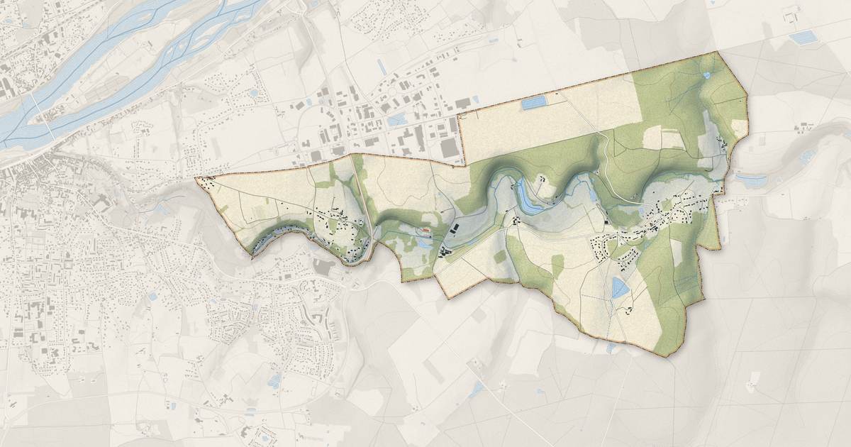 Portrait cartographique de Saint-Règle : relief, eau, forêts, bâti et voies, calculés à partir des données de l'IGN