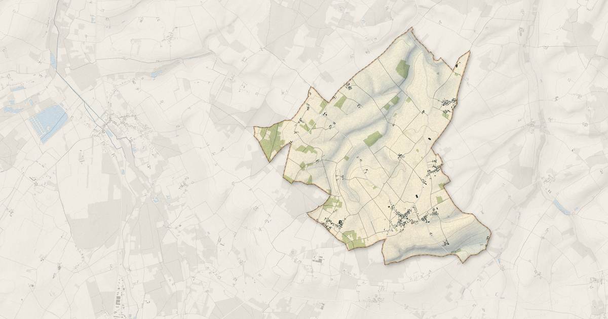 Portrait cartographique de La Tour-Saint-Gelin : relief, eau, forêts, bâti et voies, calculés à partir des données de l'IGN