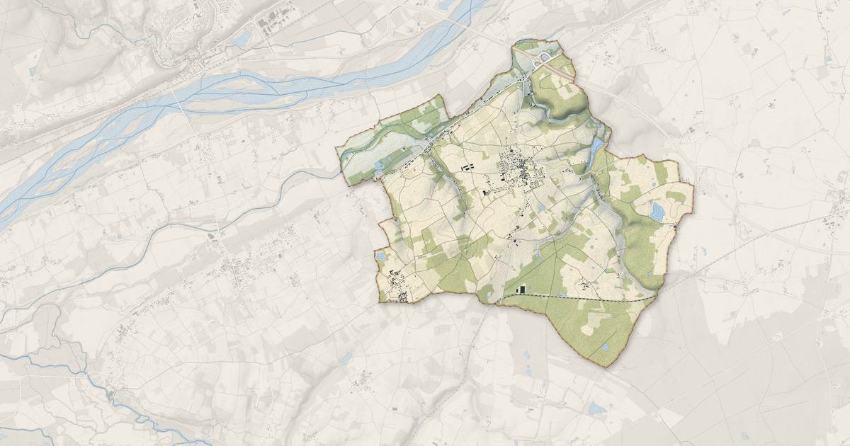 Portrait cartographique de Vallères : relief, eau, forêts, bâti et voies, calculés à partir des données de l'IGN
