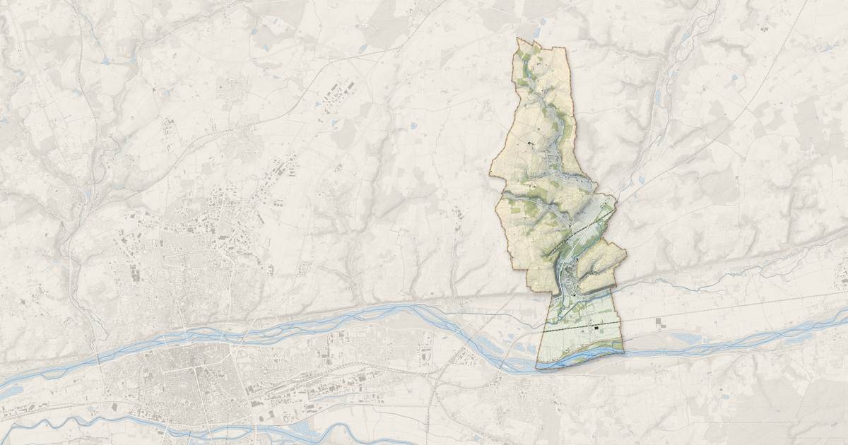 Portrait cartographique de Vernou-sur-Brenne : relief, eau, forêts, bâti et voies, calculés à partir des données de l'IGN