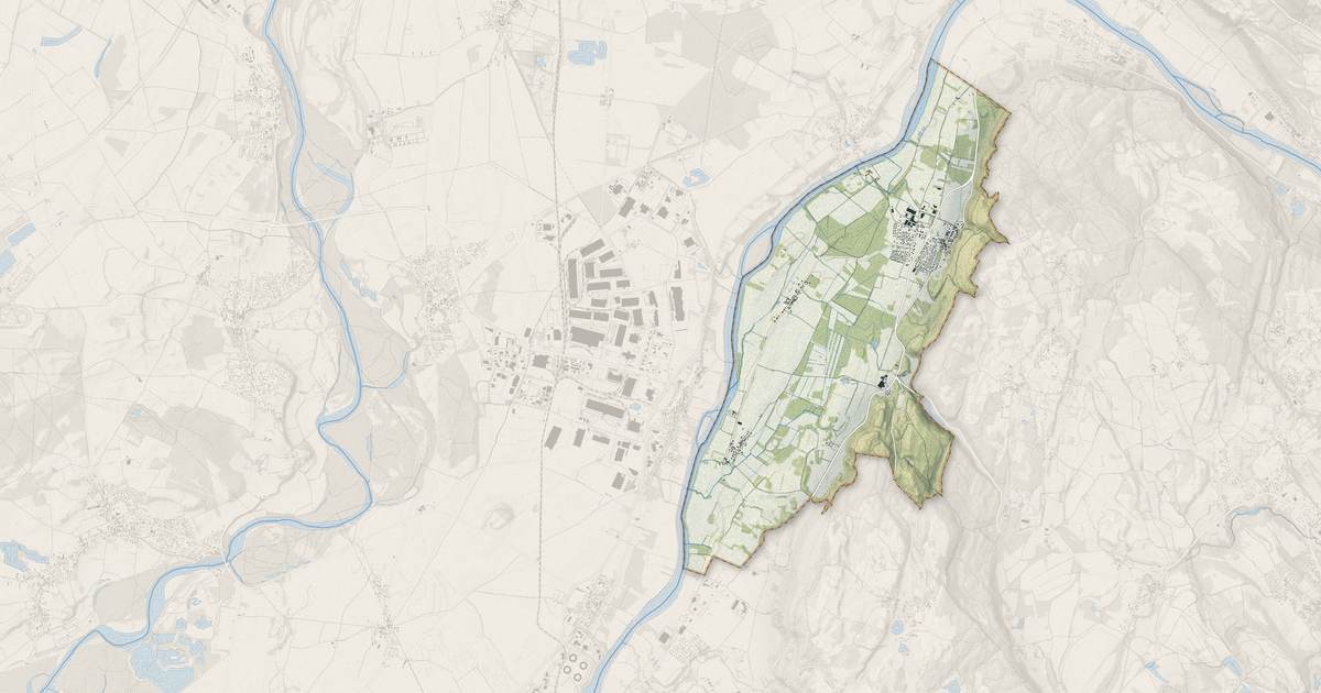 Portrait cartographique de La Balme-les-Grottes : relief, eau, forêts, bâti et voies, calculés à partir des données de l'IGN