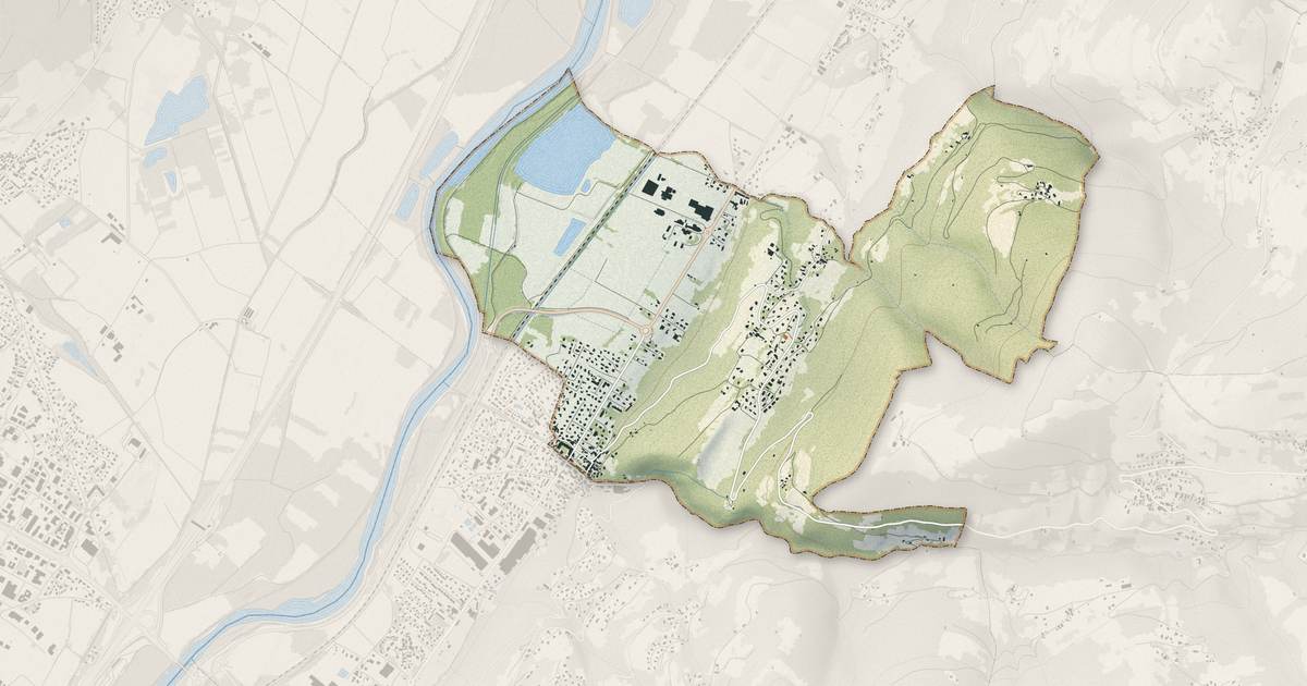 Portrait cartographique de Le Champ-près-Froges : relief, eau, forêts, bâti et voies, calculés à partir des données de l'IGN