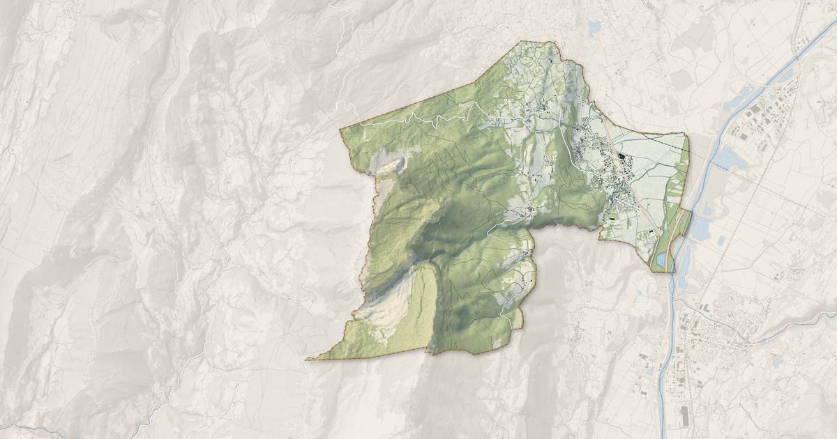 Portrait cartographique de Chapareillan : relief, eau, forêts, bâti et voies, calculés à partir des données de l'IGN