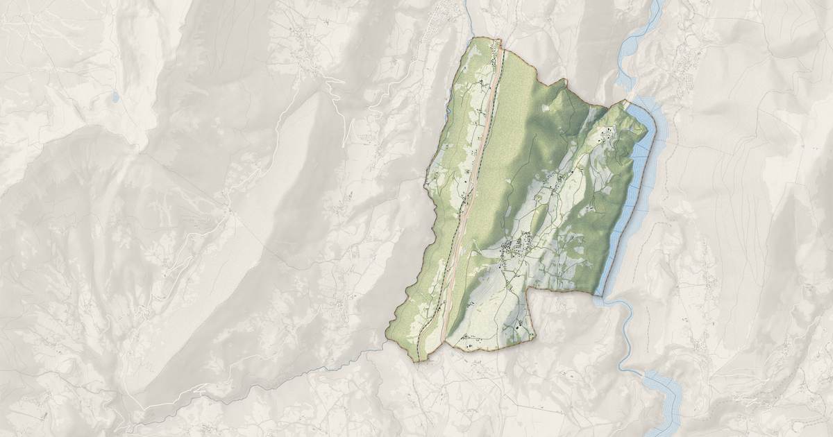 Portrait cartographique de Saint-Martin-de-la-Cluze : relief, eau, forêts, bâti et voies, calculés à partir des données de l'IGN