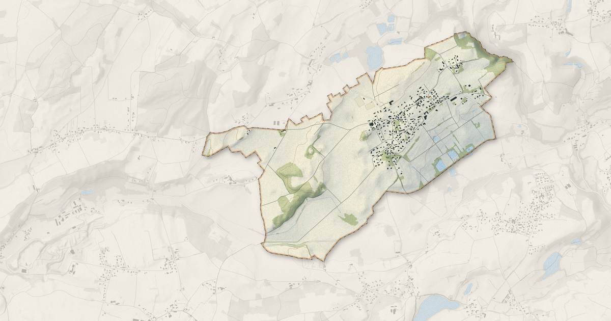 Portrait cartographique de Crachier : relief, eau, forêts, bâti et voies, calculés à partir des données de l'IGN