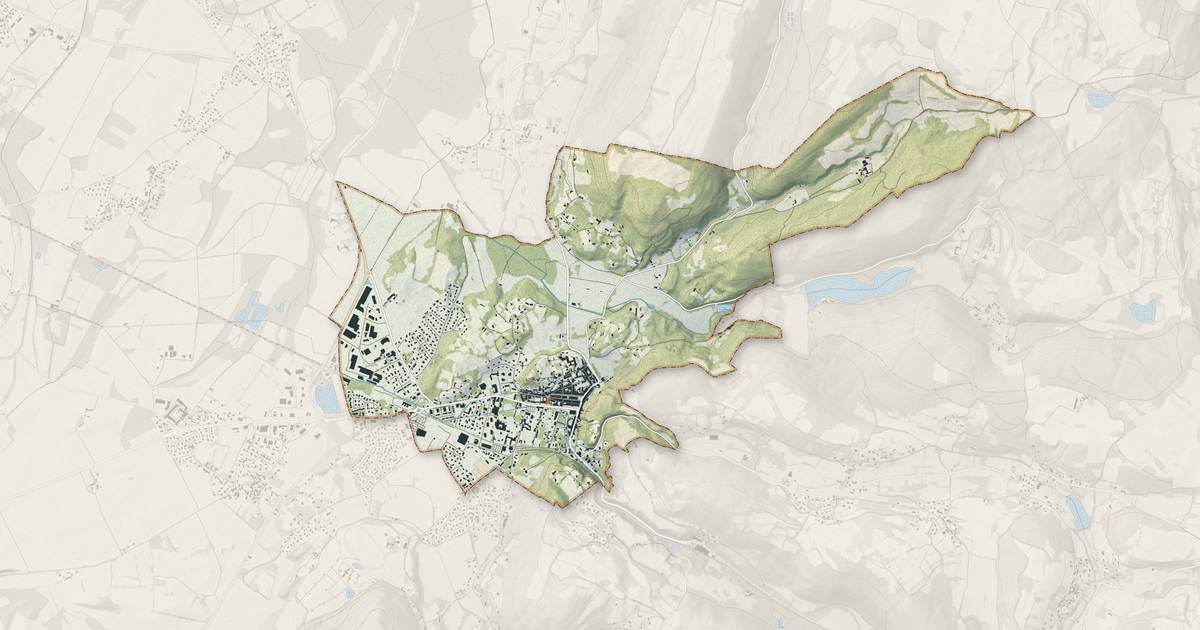 Portrait cartographique de Crémieu : relief, eau, forêts, bâti et voies, calculés à partir des données de l'IGN