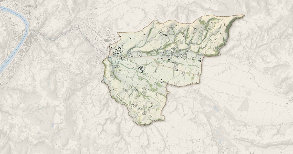 Portrait cartographique de Estrablin : relief, eau, forêts, bâti et voies, calculés à partir des données de l'IGN