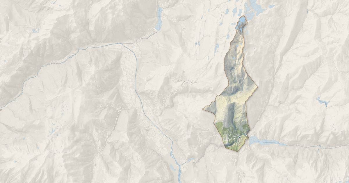 Portrait cartographique de Le Freney-d'Oisans : relief, eau, forêts, bâti et voies, calculés à partir des données de l'IGN