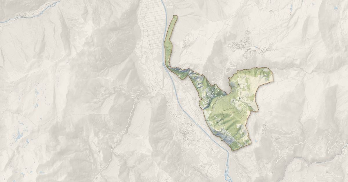 Portrait cartographique de La Garde : relief, eau, forêts, bâti et voies, calculés à partir des données de l'IGN