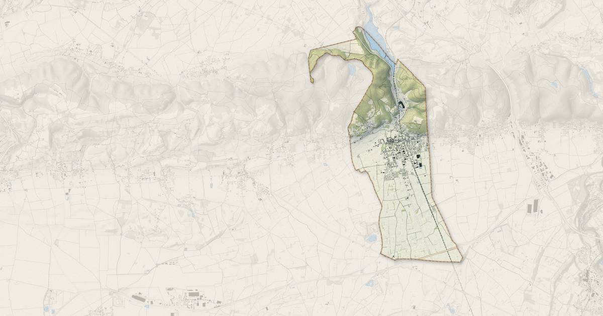 Portrait cartographique de Le Grand-Lemps : relief, eau, forêts, bâti et voies, calculés à partir des données de l'IGN