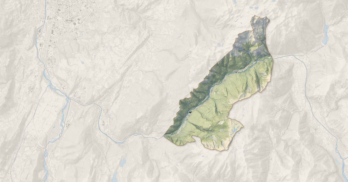 Portrait cartographique de Livet-et-Gavet : relief, eau, forêts, bâti et voies, calculés à partir des données de l'IGN