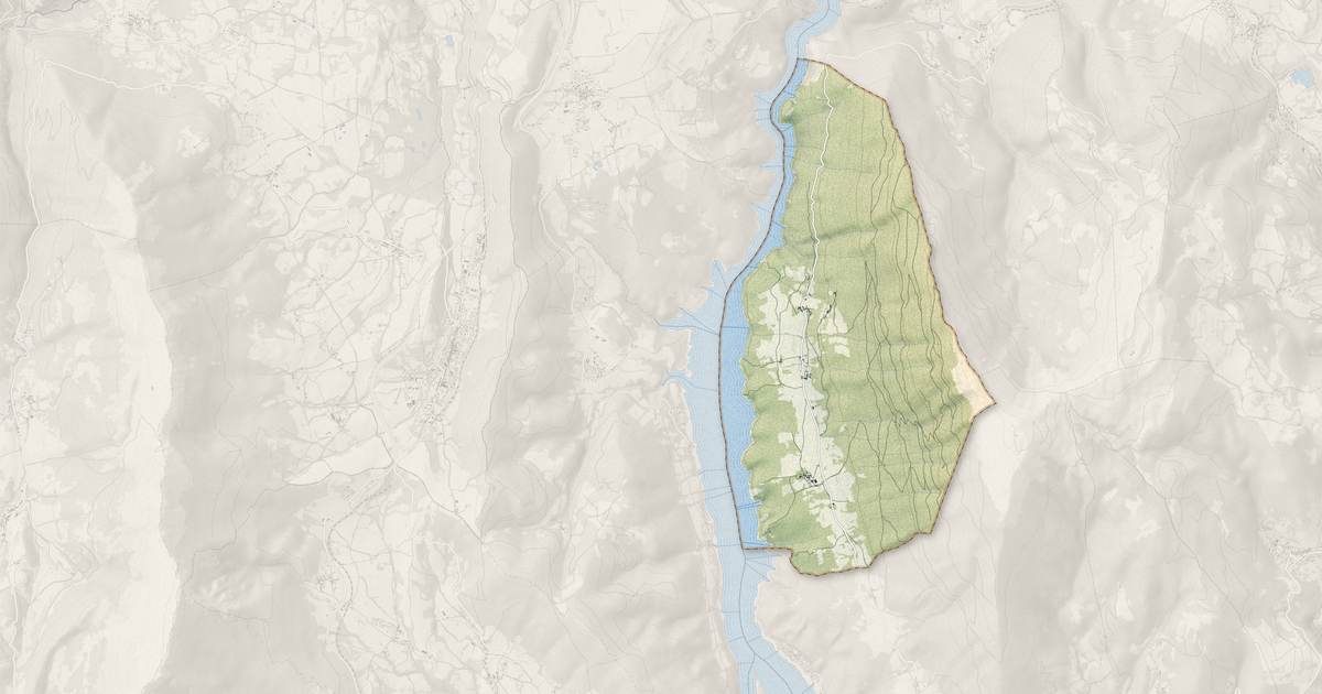Portrait cartographique de Marcieu : relief, eau, forêts, bâti et voies, calculés à partir des données de l'IGN