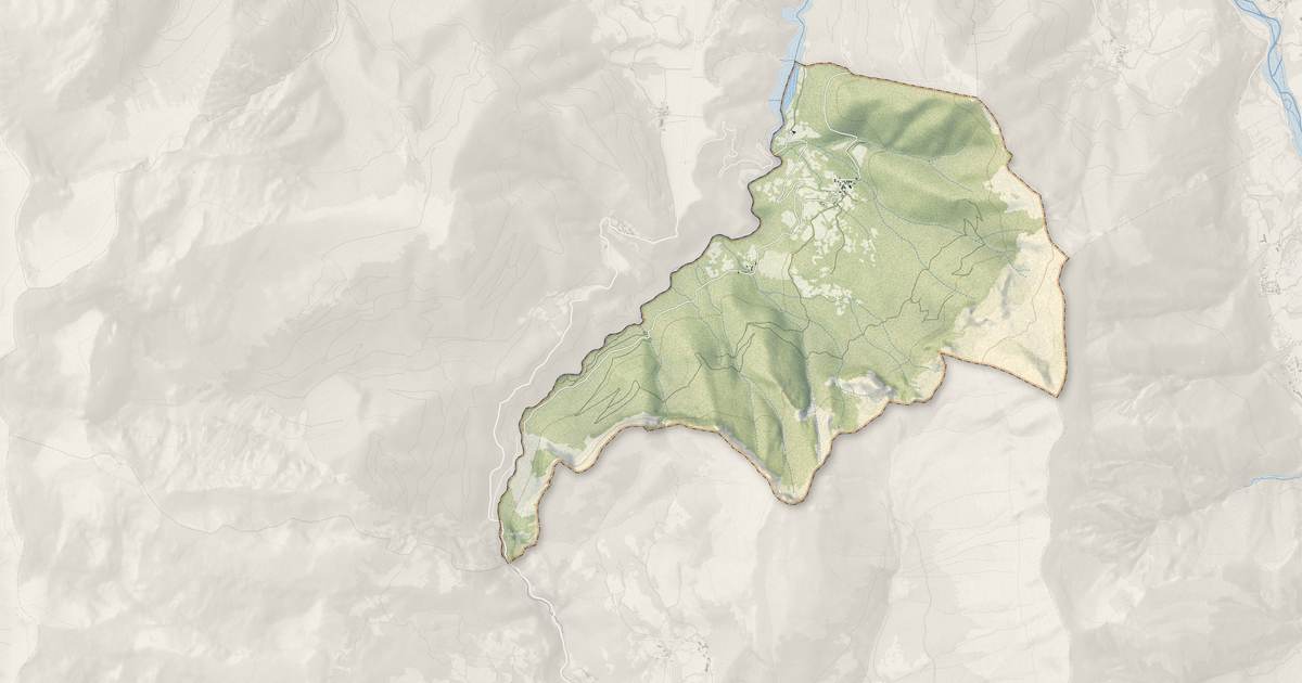 Portrait cartographique de Monestier-d'Ambel : relief, eau, forêts, bâti et voies, calculés à partir des données de l'IGN