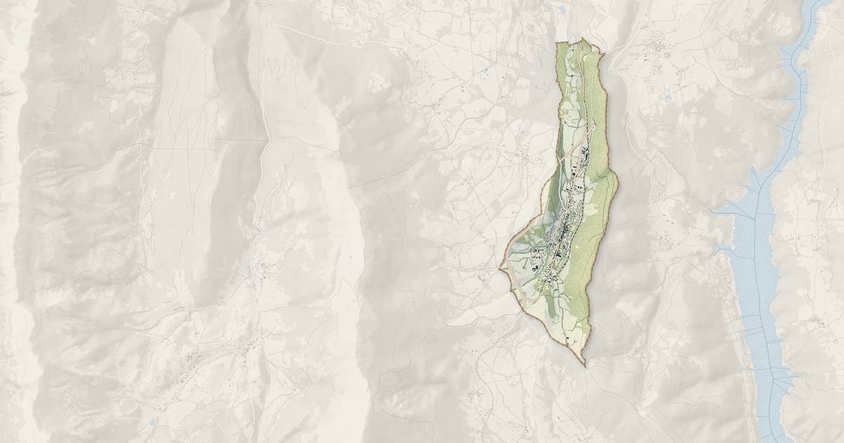 Portrait cartographique de Monestier-de-Clermont : relief, eau, forêts, bâti et voies, calculés à partir des données de l'IGN