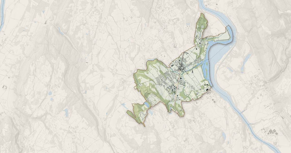Portrait cartographique de Montalieu-Vercieu : relief, eau, forêts, bâti et voies, calculés à partir des données de l'IGN