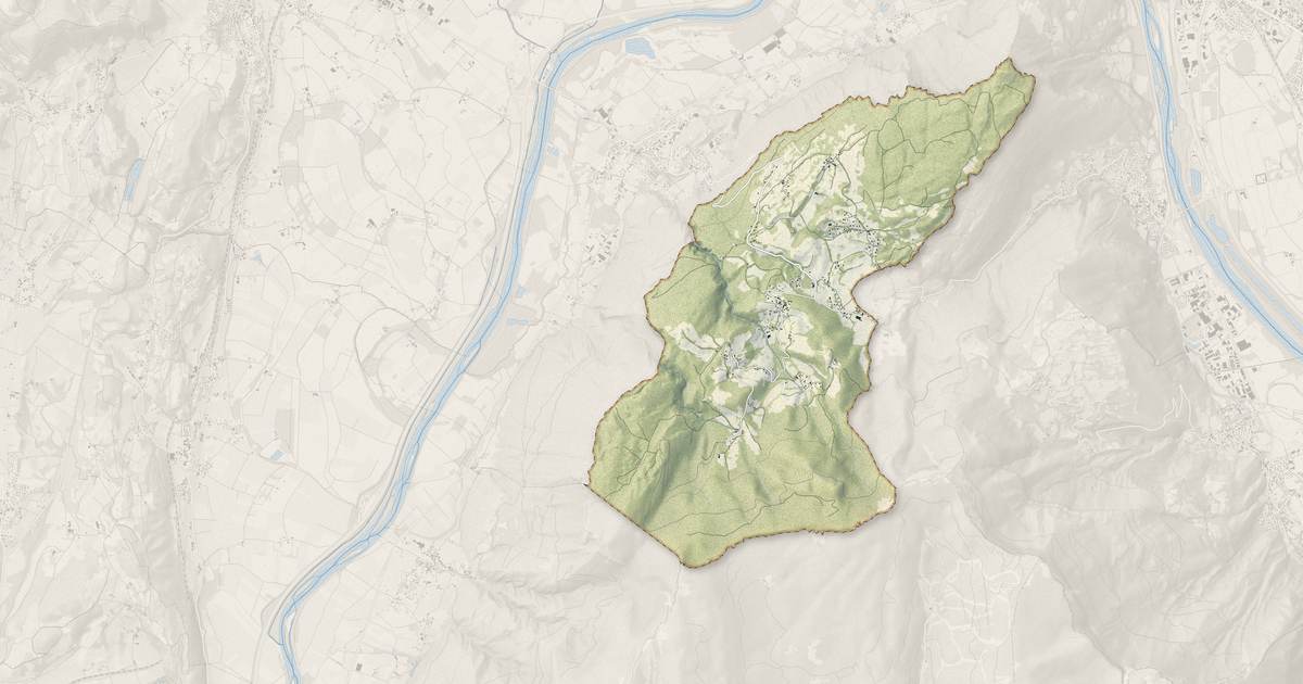 Portrait cartographique de Montaud : relief, eau, forêts, bâti et voies, calculés à partir des données de l'IGN