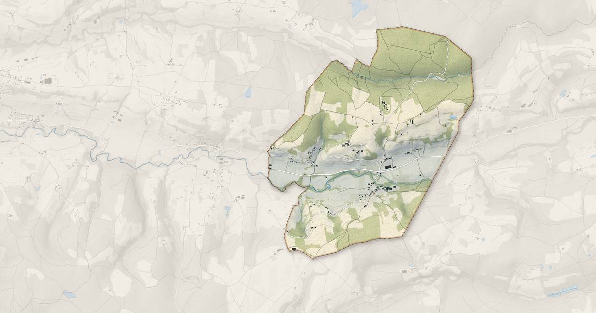 Portrait cartographique de Montfalcon : relief, eau, forêts, bâti et voies, calculés à partir des données de l'IGN
