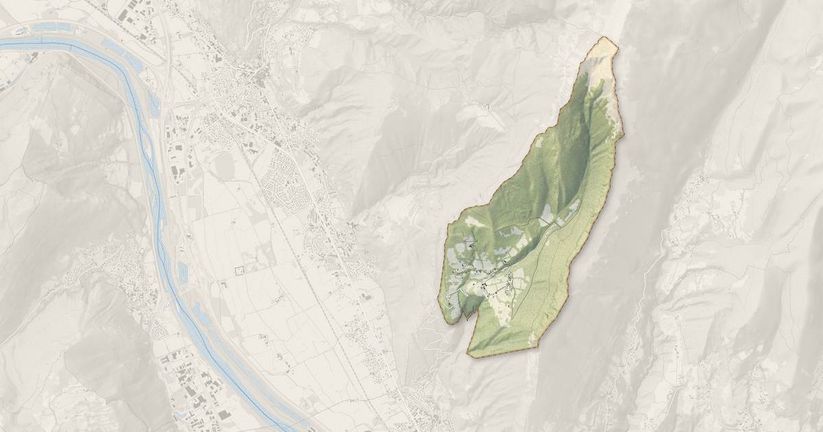 Portrait cartographique de Mont-Saint-Martin : relief, eau, forêts, bâti et voies, calculés à partir des données de l'IGN