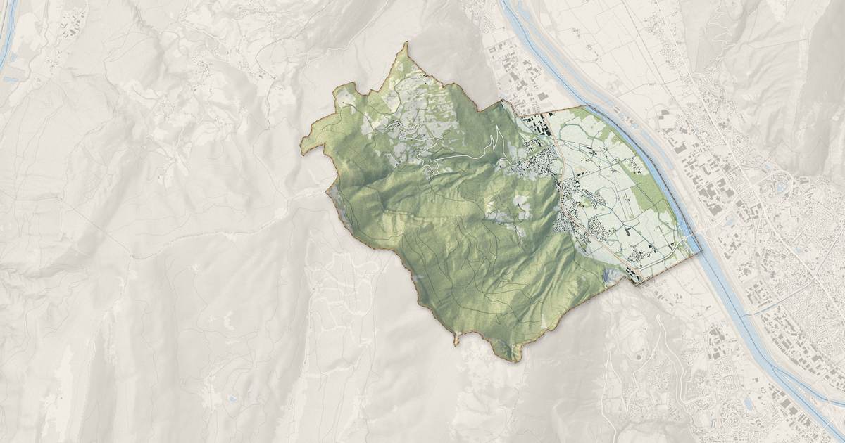 Portrait cartographique de Noyarey : relief, eau, forêts, bâti et voies, calculés à partir des données de l'IGN