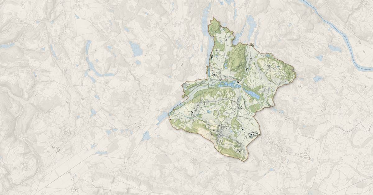 Portrait cartographique de Arandon-Passins : relief, eau, forêts, bâti et voies, calculés à partir des données de l'IGN