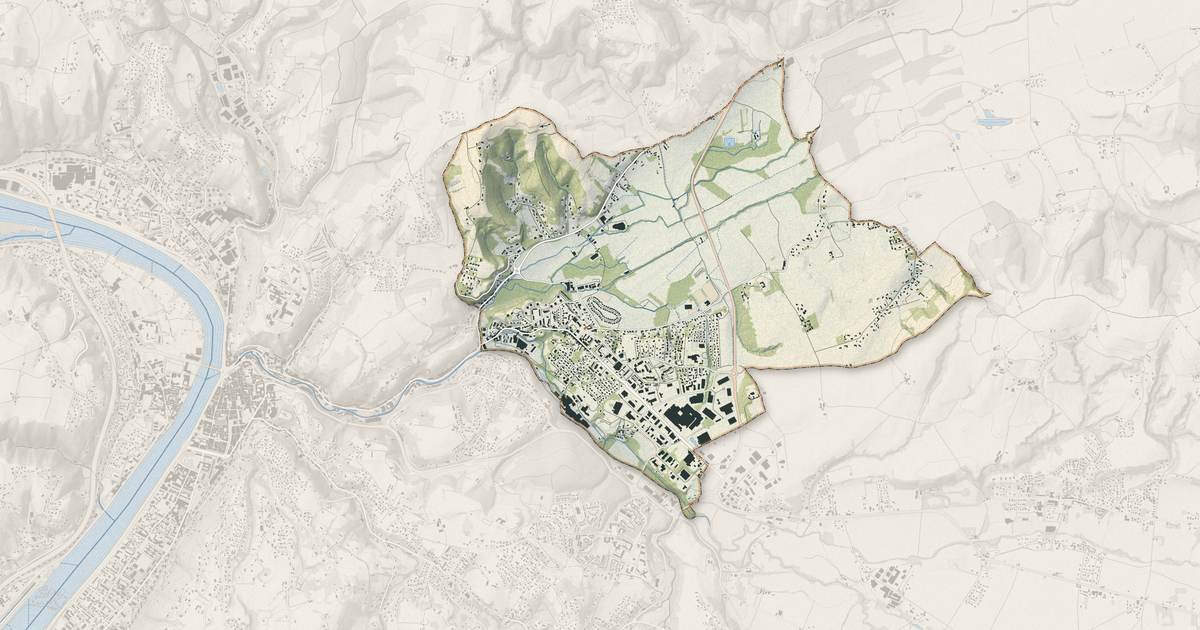 Portrait cartographique de Pont-Évêque : relief, eau, forêts, bâti et voies, calculés à partir des données de l'IGN