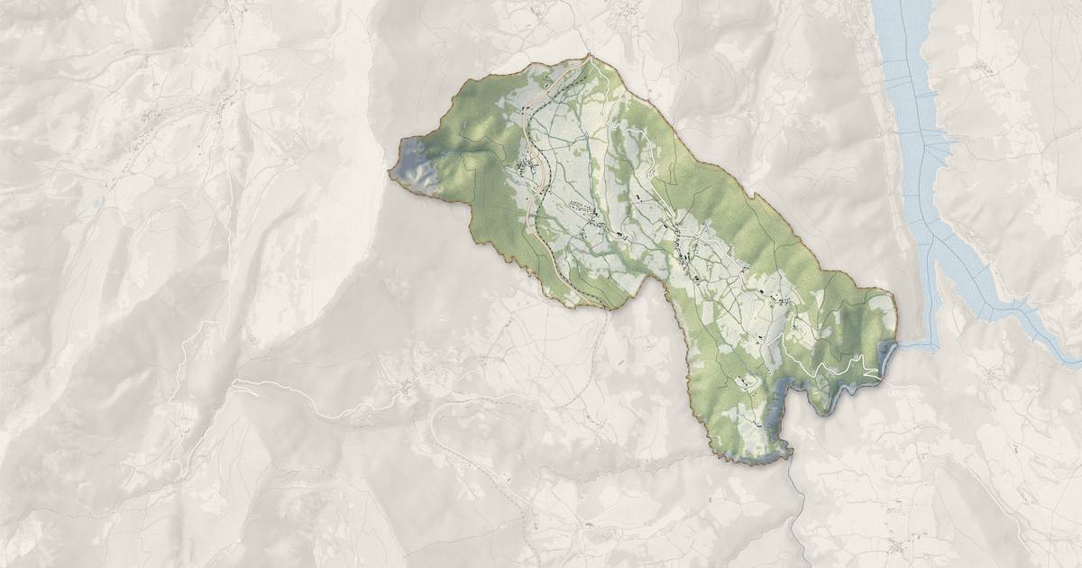 Portrait cartographique de Roissard : relief, eau, forêts, bâti et voies, calculés à partir des données de l'IGN