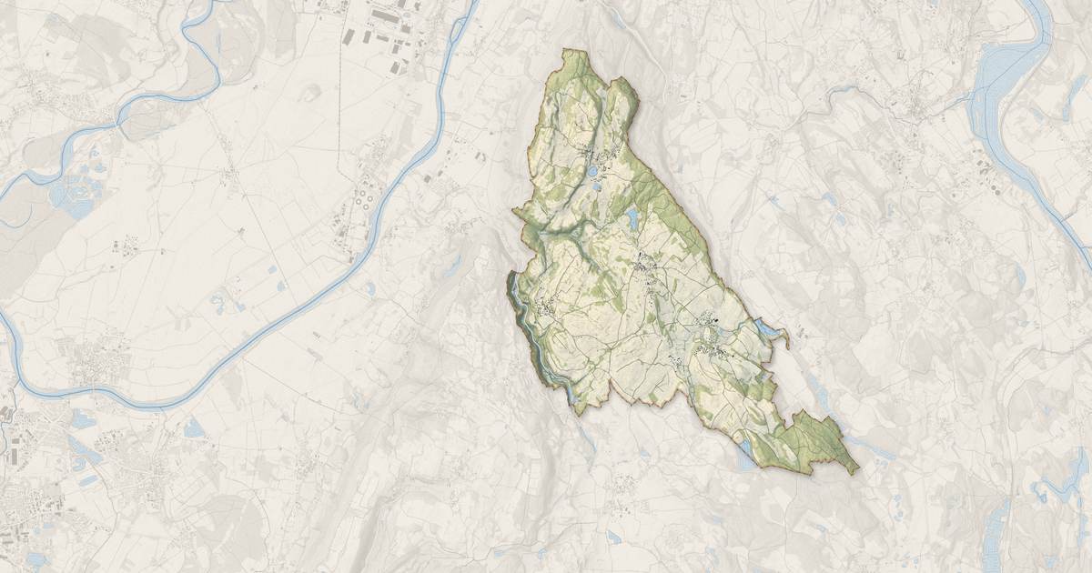 Portrait cartographique de Saint-Baudille-de-la-Tour : relief, eau, forêts, bâti et voies, calculés à partir des données de l'IGN