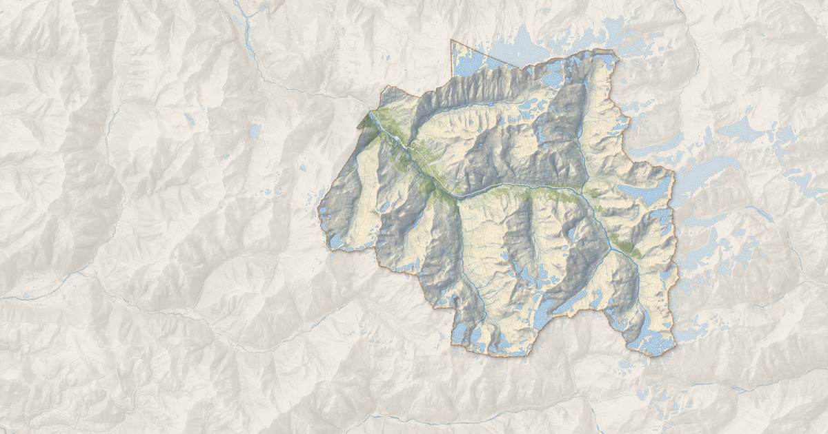 Portrait cartographique de Saint-Christophe-en-Oisans : relief, eau, forêts, bâti et voies, calculés à partir des données de l'IGN